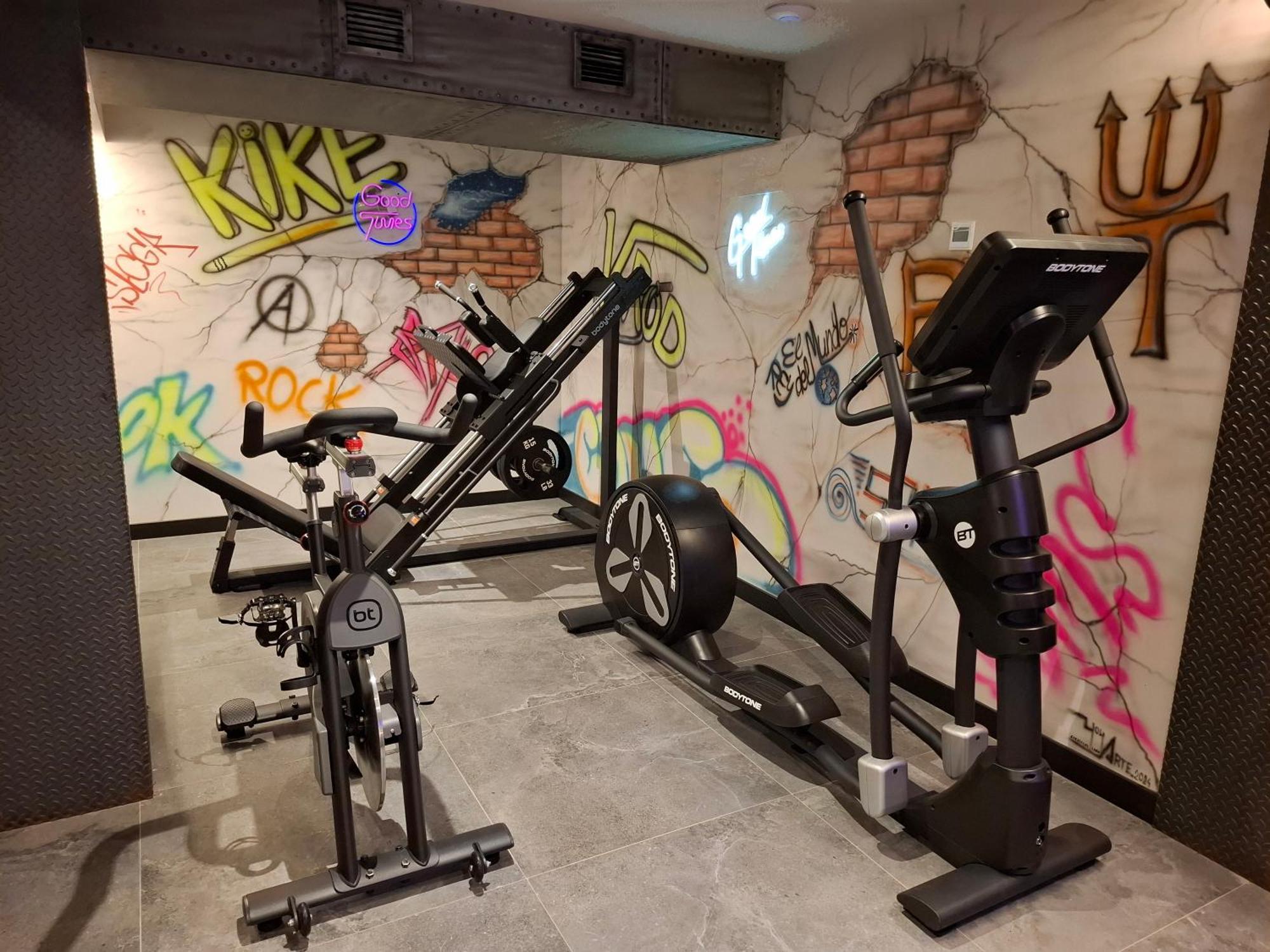 Apartamentos Turisticos Identia Sport León Exteriör bild