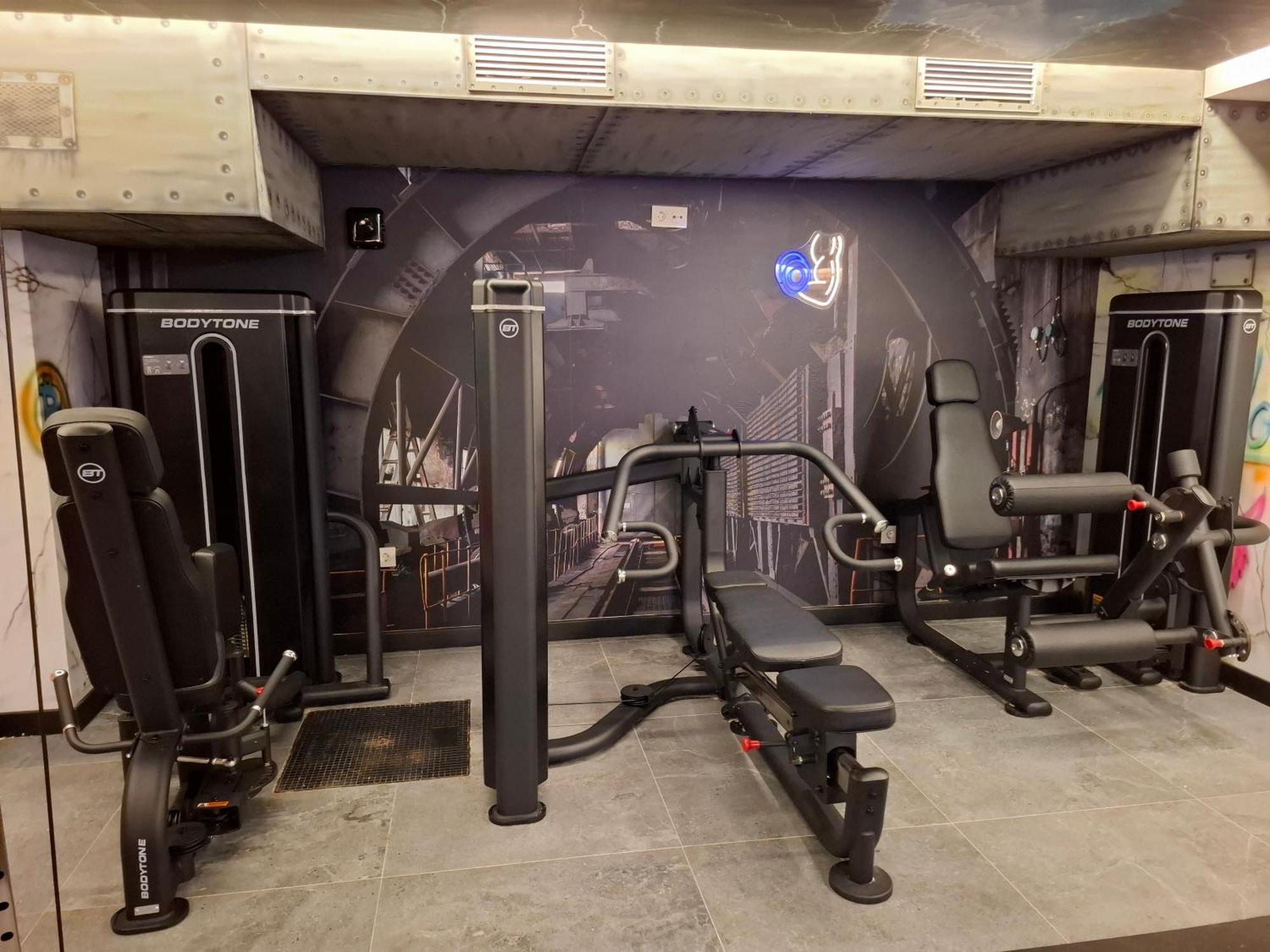 Apartamentos Turisticos Identia Sport León Exteriör bild